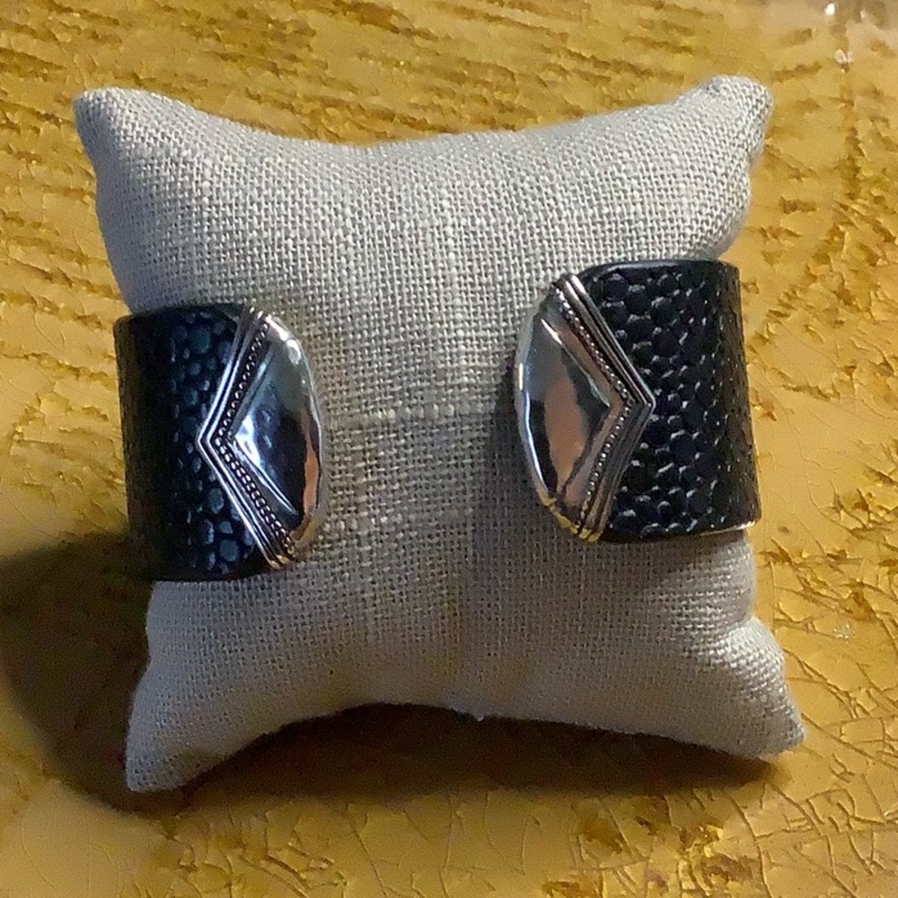Silpada Stingray Leather/Sterling Cuff B3222